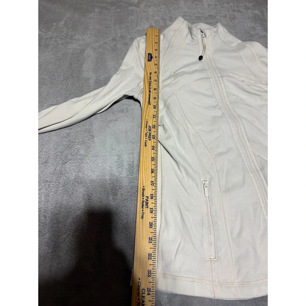Lululemon Women Size 8 White Full Zip Define Jacket Wear Piling W4AWKS